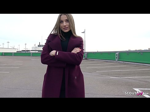 ❤️ ドイツ人スカウトマンは、夢のようにスティール、駐車場のテルテル、お金のためのセクシーに触れることです。 ❤️❌ ファッキングビデオ ❌️