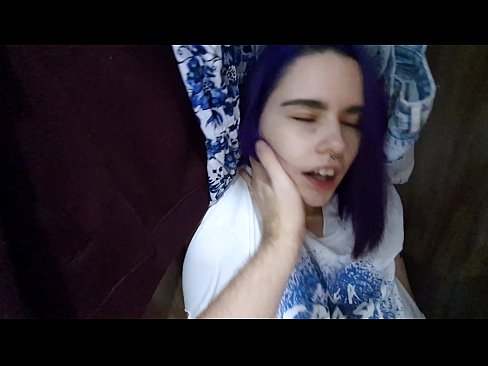 ❤️ 押し入れの中の姉ちゃんを発見し、イクのを手伝う ❤️❌ ファッキングビデオ ❌️